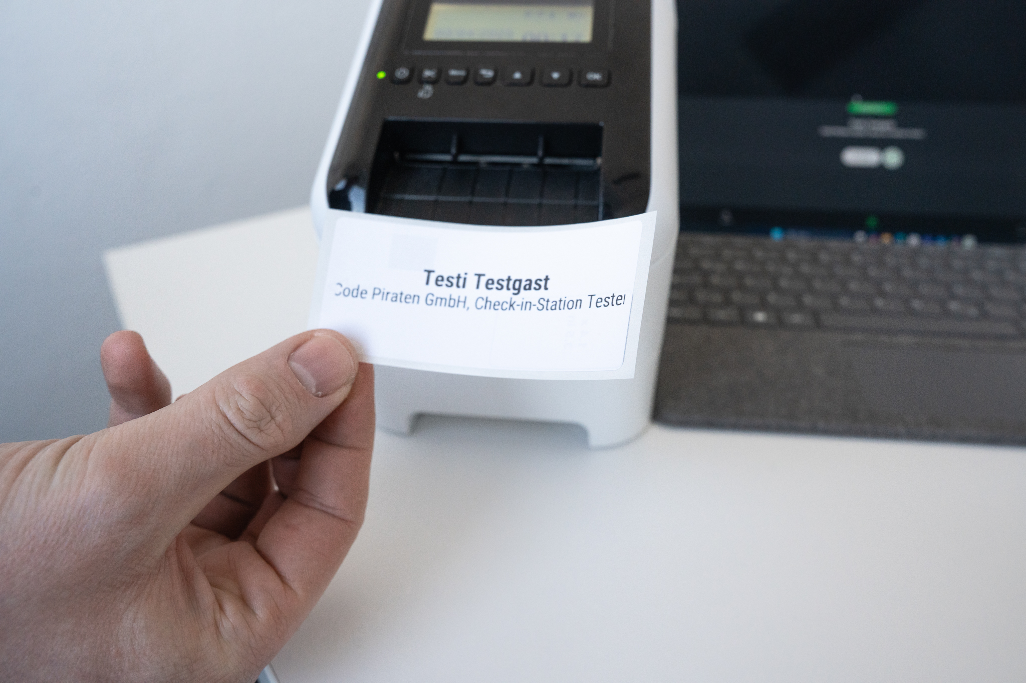 Name badge printing on the fly • Individually for each visitor